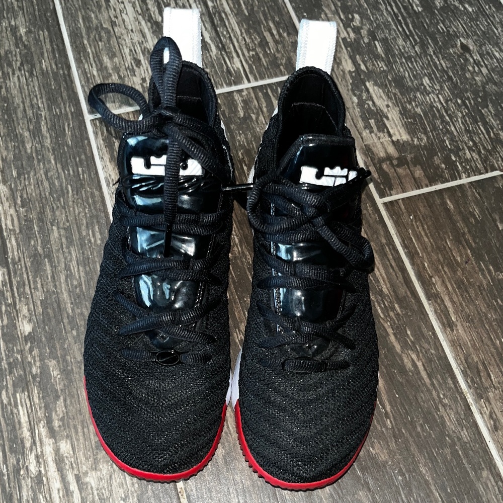 Lebrone James shoes size 4y son wore literally 3 times